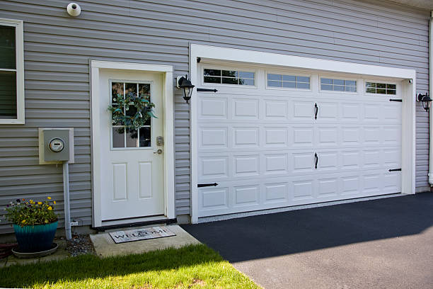 24/7 Emergency Garage Door Panel Replacement experts in Luna County County, NM